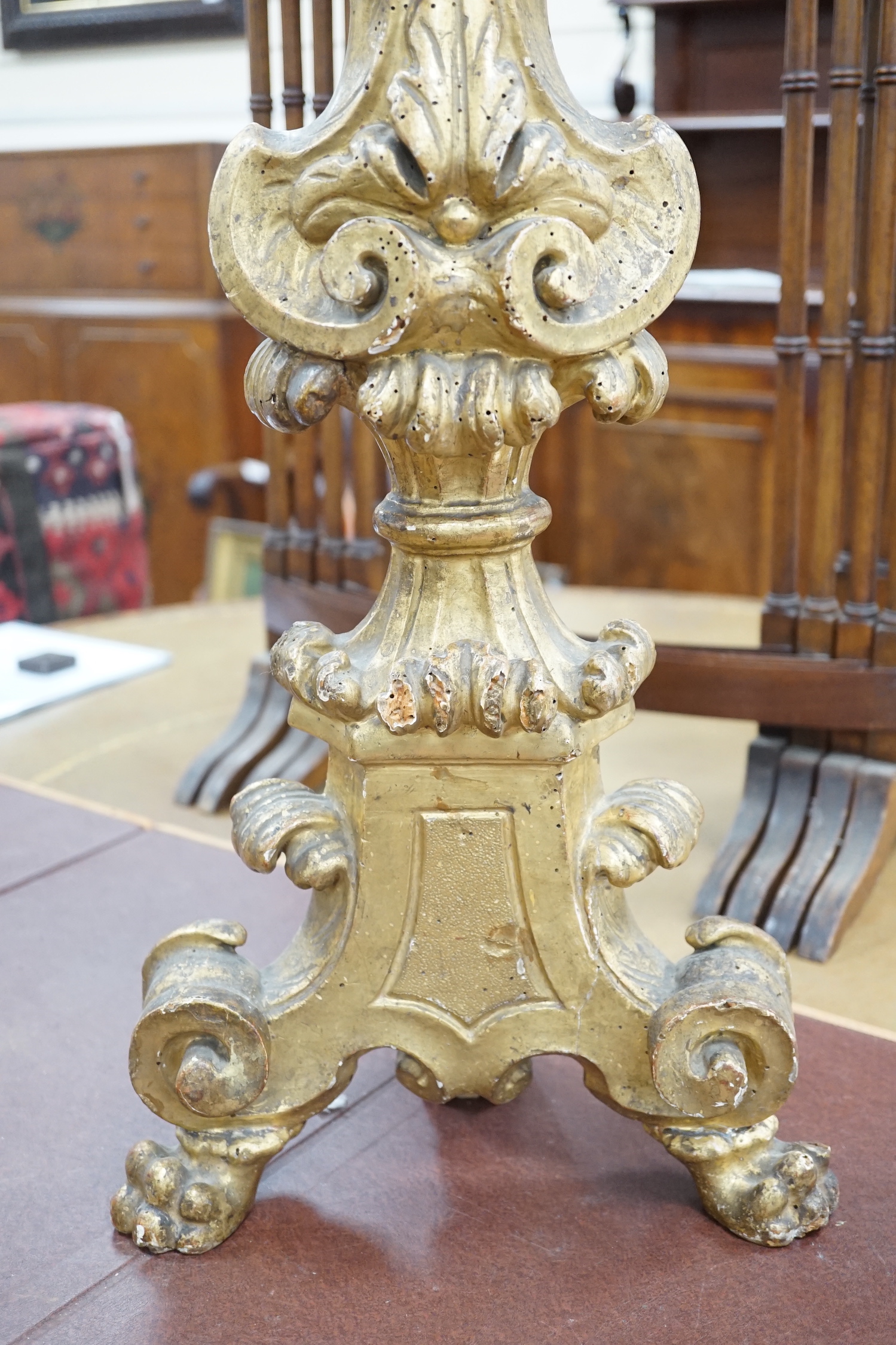 An Italian giltwood torchere, converted to a table lamp, 68cm high (not including light fitting)